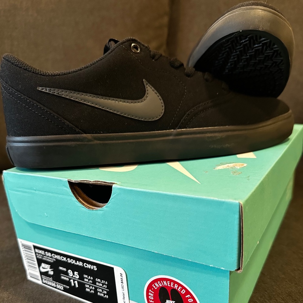 Nike SB  Check Solar CNVS